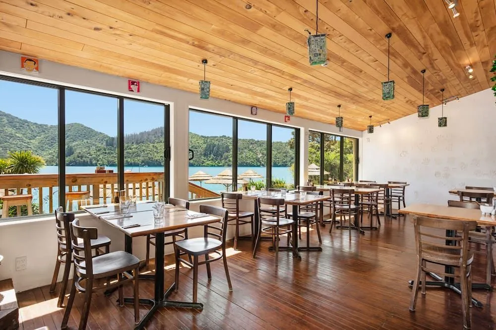 Lochmara Lodge wedding venue