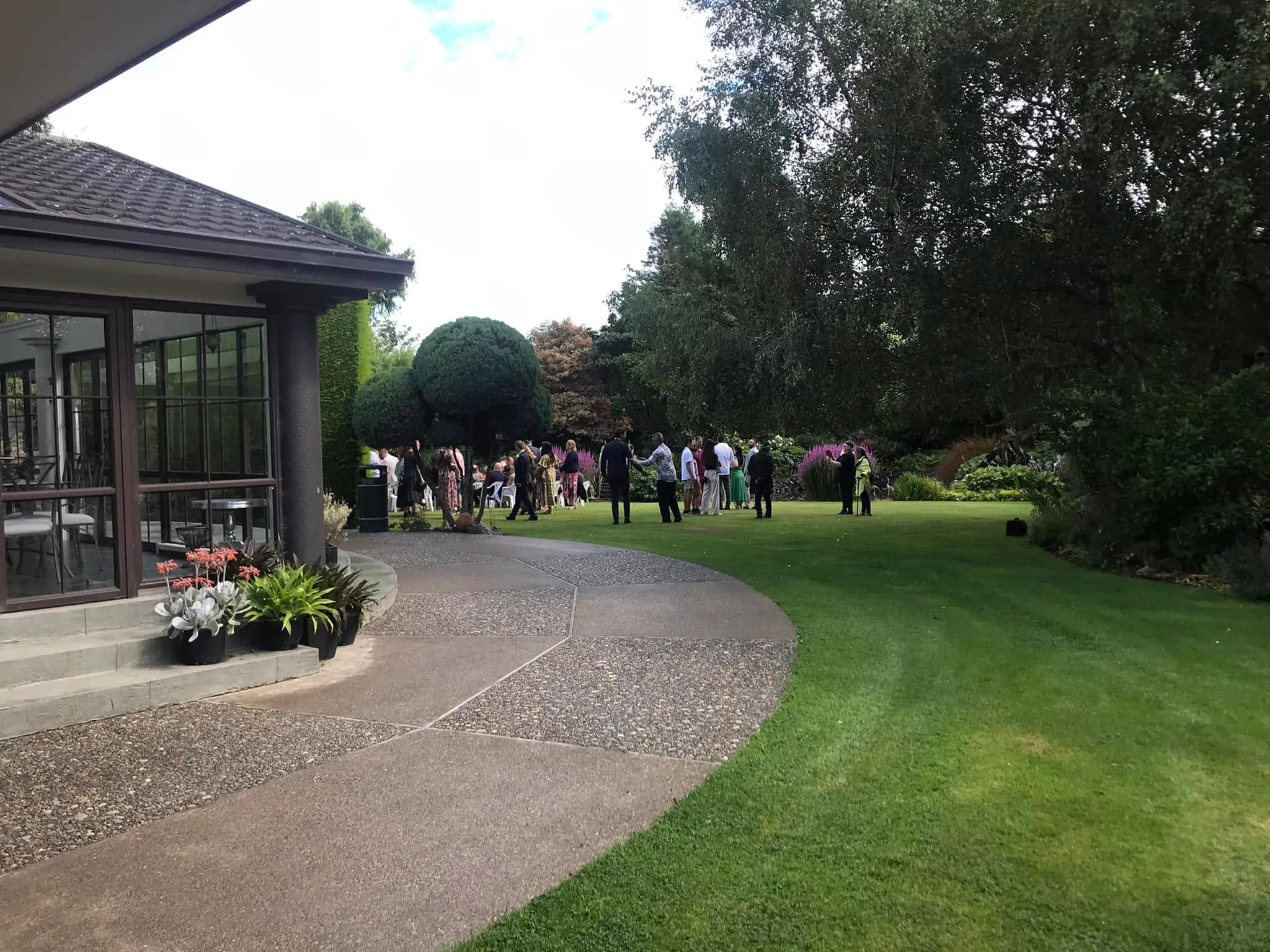 Hawthorne Gardens wedding venue