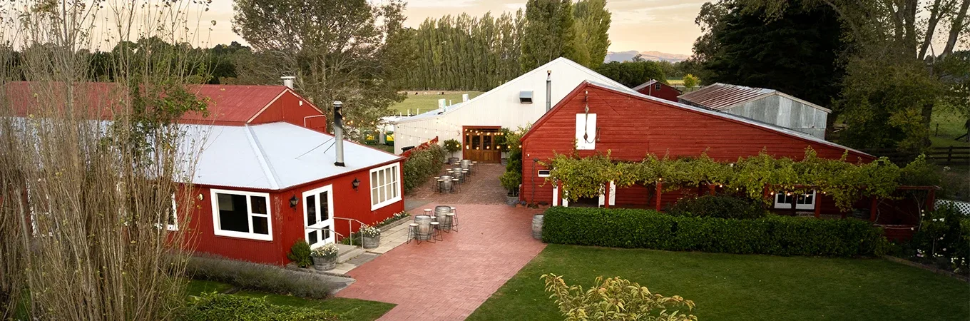 Larcomb Vineyard wedding venue